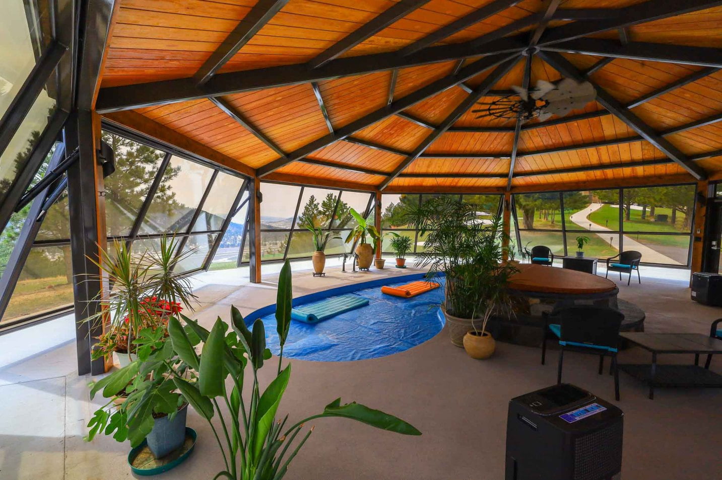 Pool Enclosure, 8 Glass Walls